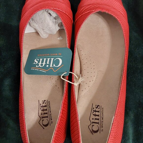RED CLIFFS FLAT COMFORT SHOE, NEW WITH TAGS - Picture 11 of 16